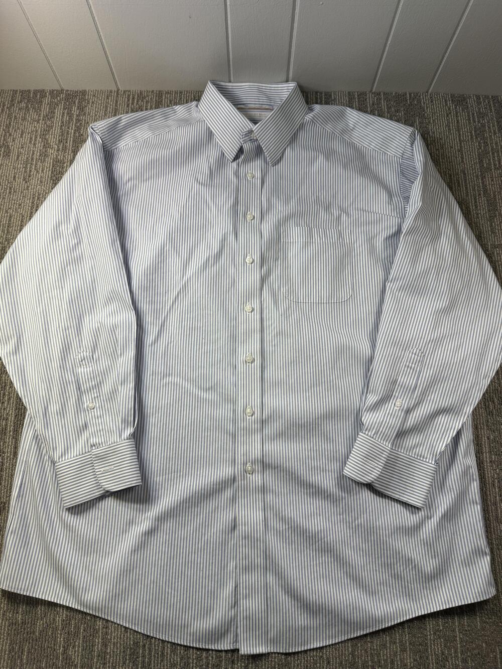 Roundtree & Yorke Dress Shirt Mens 17 34/35 Blue Stripe Classic Fit Non Iron LS
